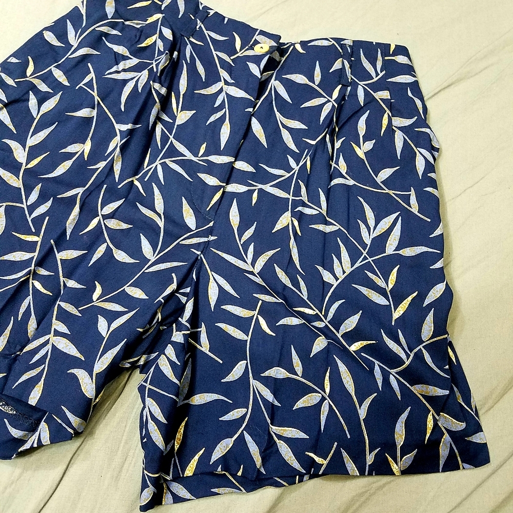 Haley shorts blue floral size 4 flowy longer new with tags 28 waist
